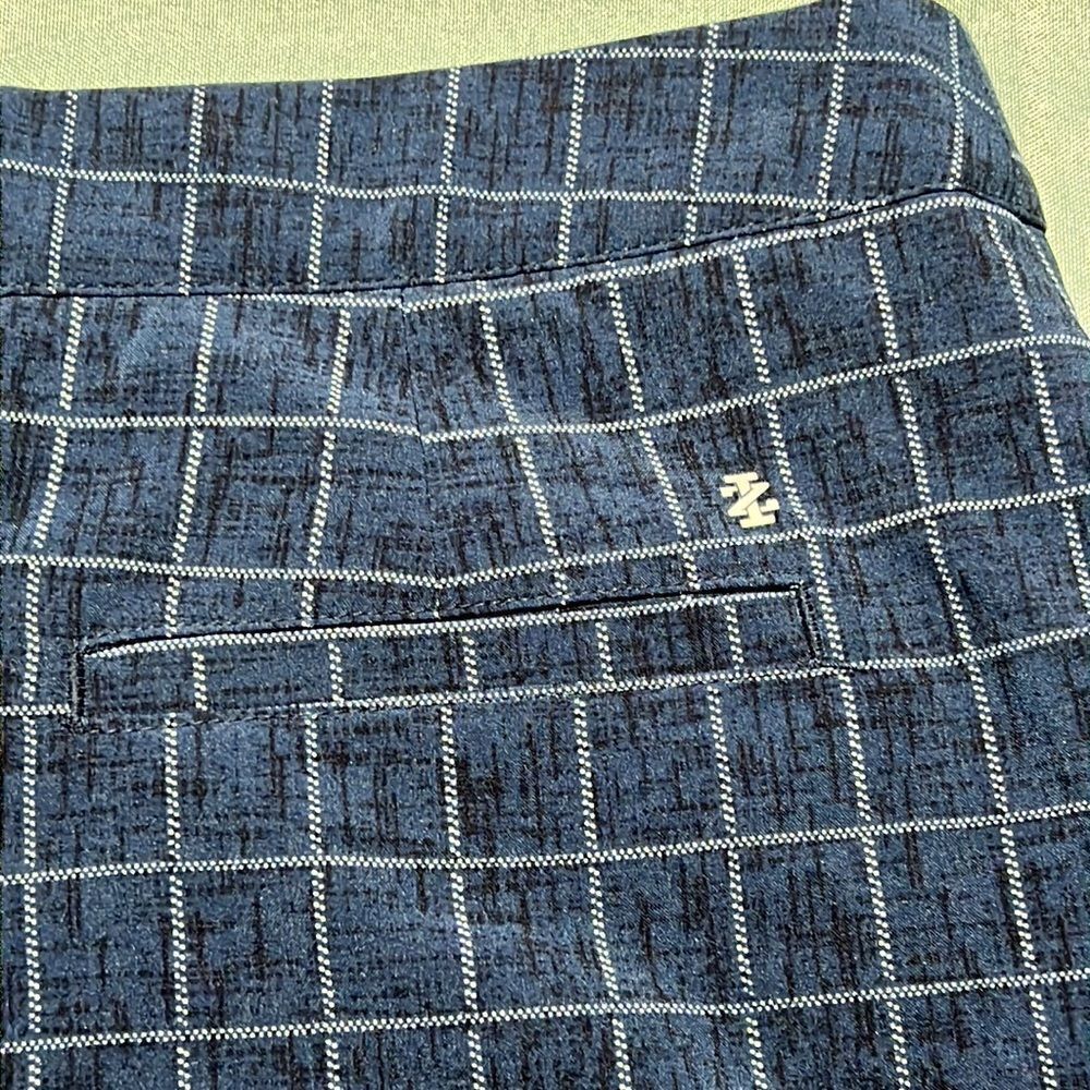 IZOD Golf Plaid Skort NWT Size 10 C33 - Picture 7 of 9